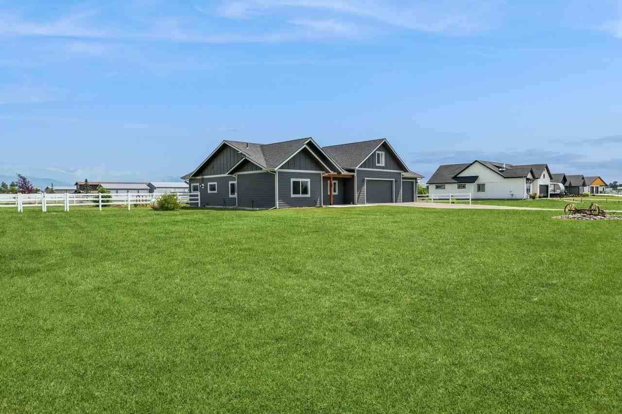 501 Wheatland Ln - Photo 5 of 42