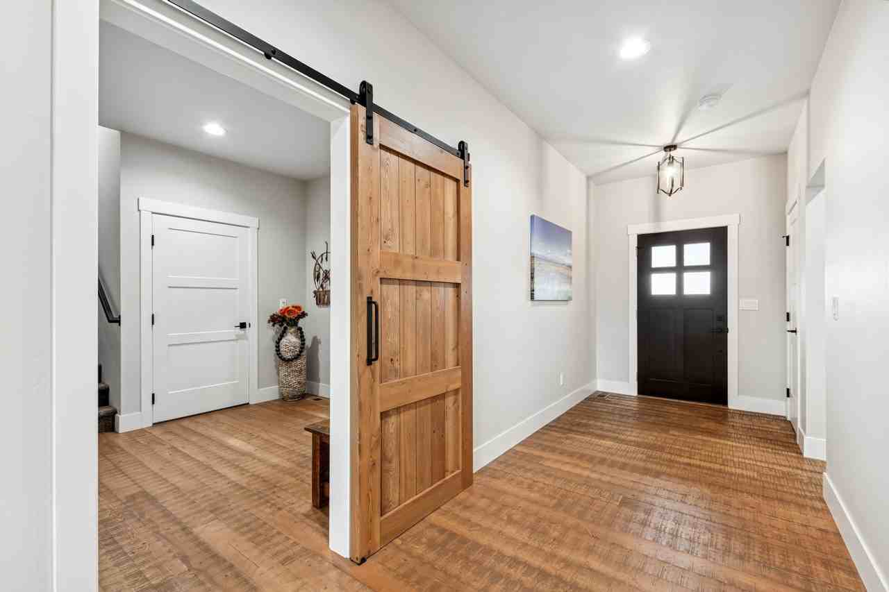 501 Wheatland Ln - Photo 6 of 42