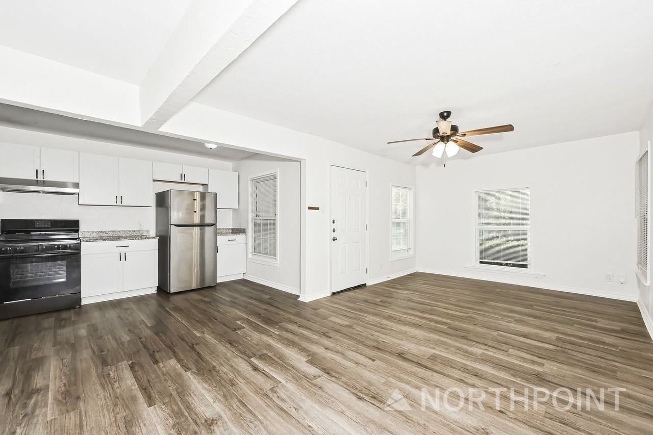 1700 Ruth St - Photo 2 of 16