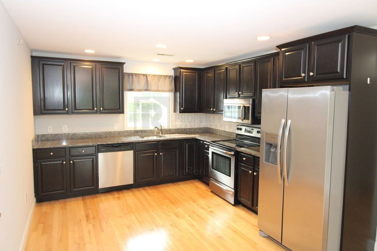 20 Hanson St #5 - Photo 2 of 19