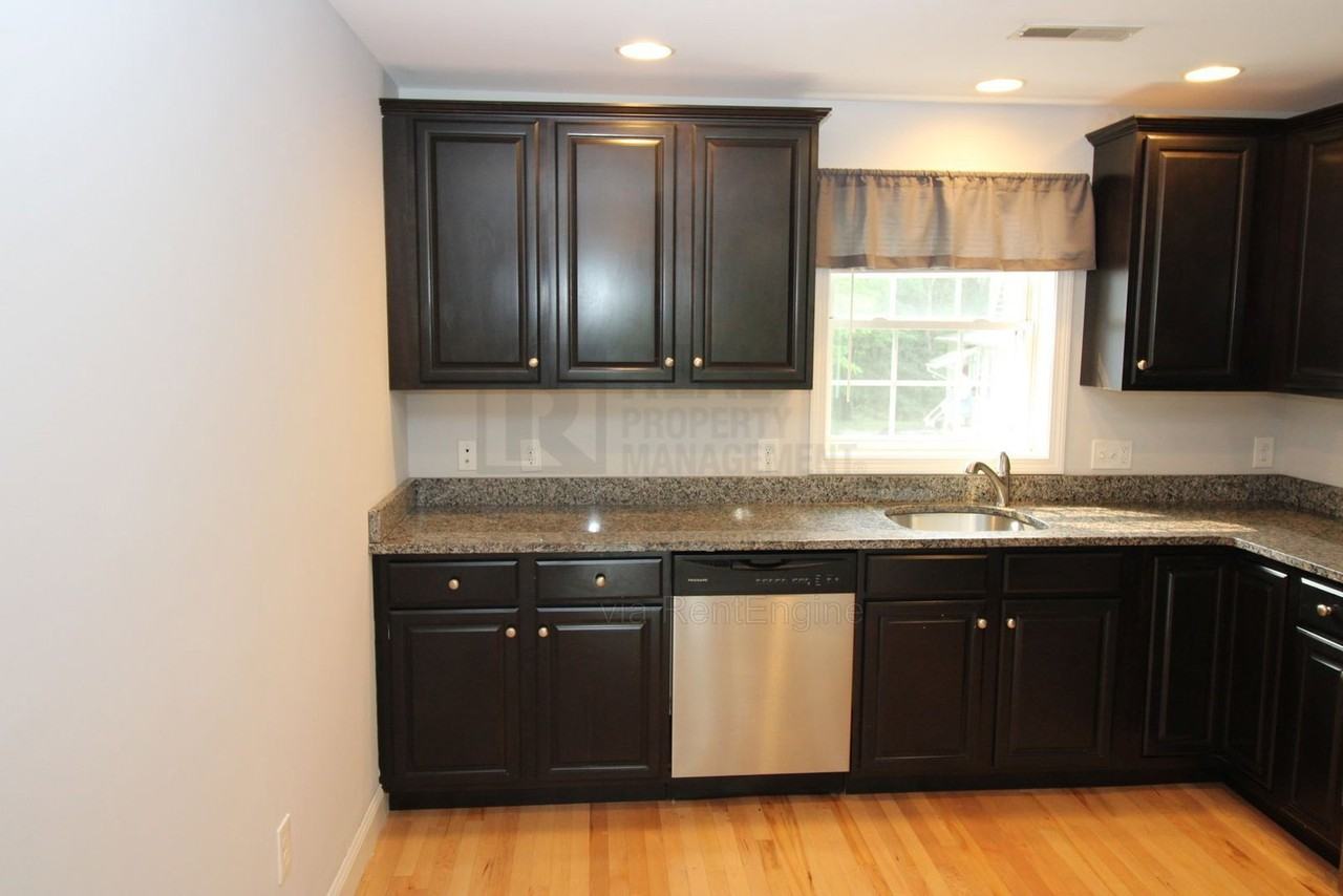 20 Hanson St #5 - Photo 3 of 19