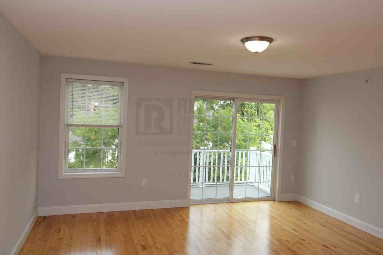 20 Hanson St #5 - Photo 5 of 19