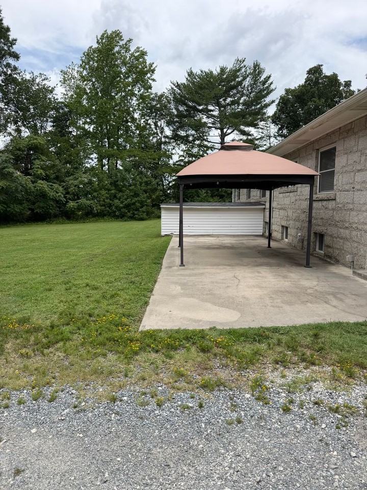 1048 Shuping Mill Rd - Photo 3 of 17