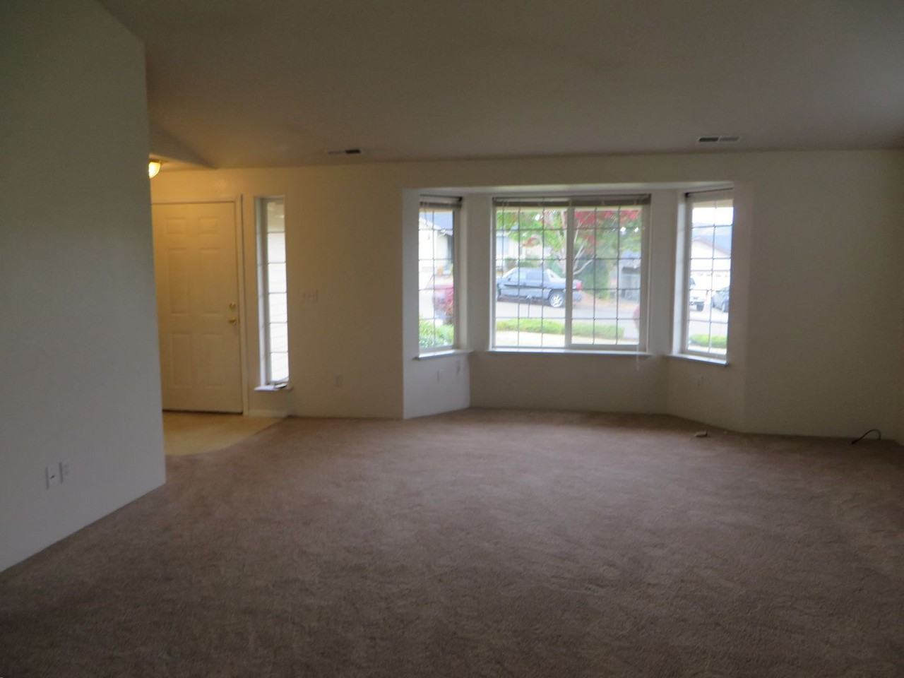 370 Rolling Hills Rd - Photo 2 of 11