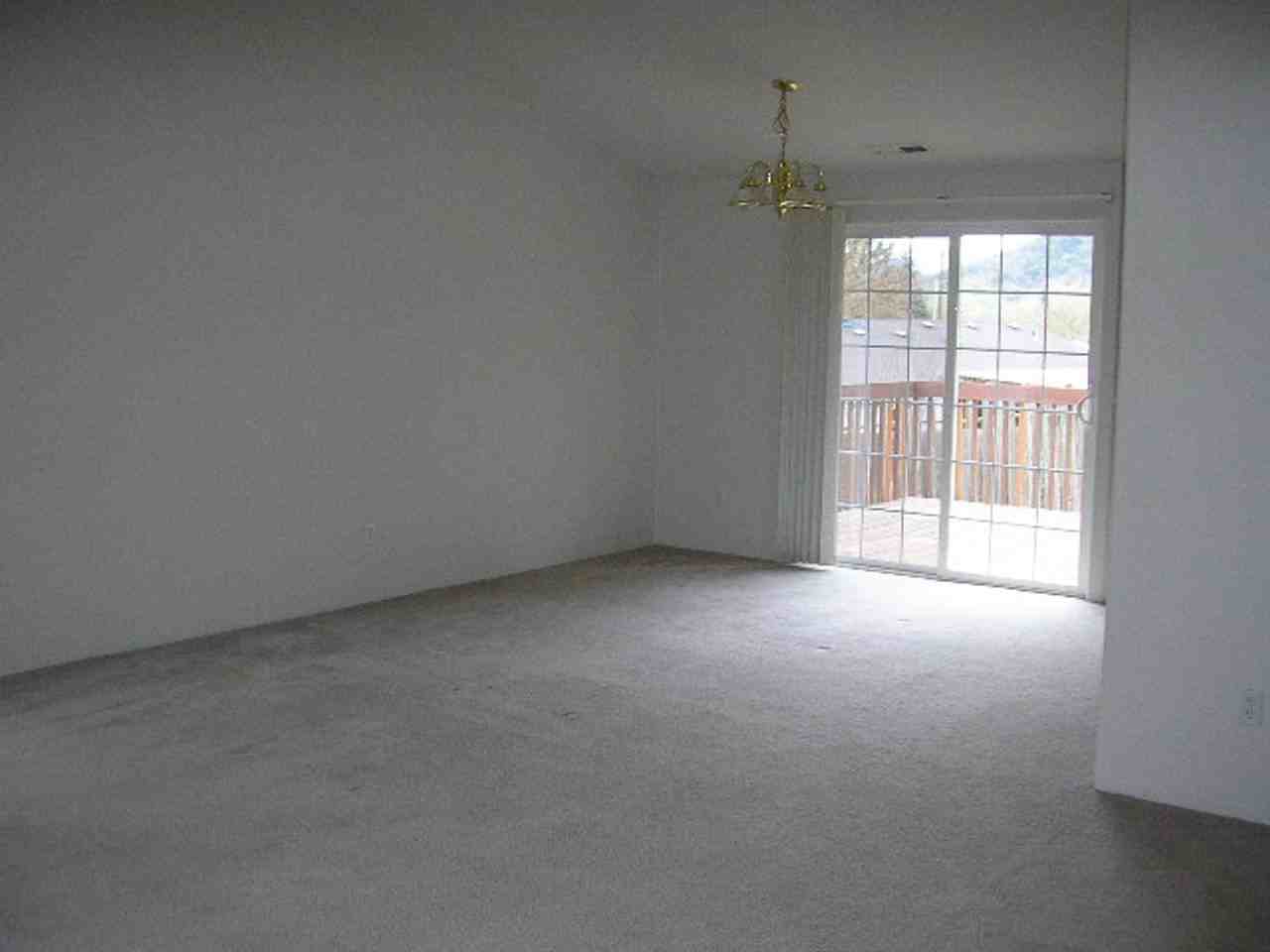 370 Rolling Hills Rd - Photo 4 of 11