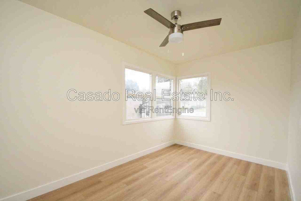 2972 Pacific Ave #C - Photo 5 of 7