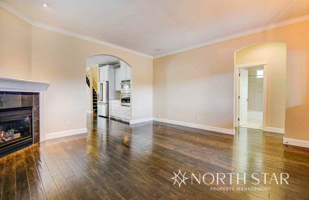 2525 Nw High Lakes Loop - Photo 4 of 24