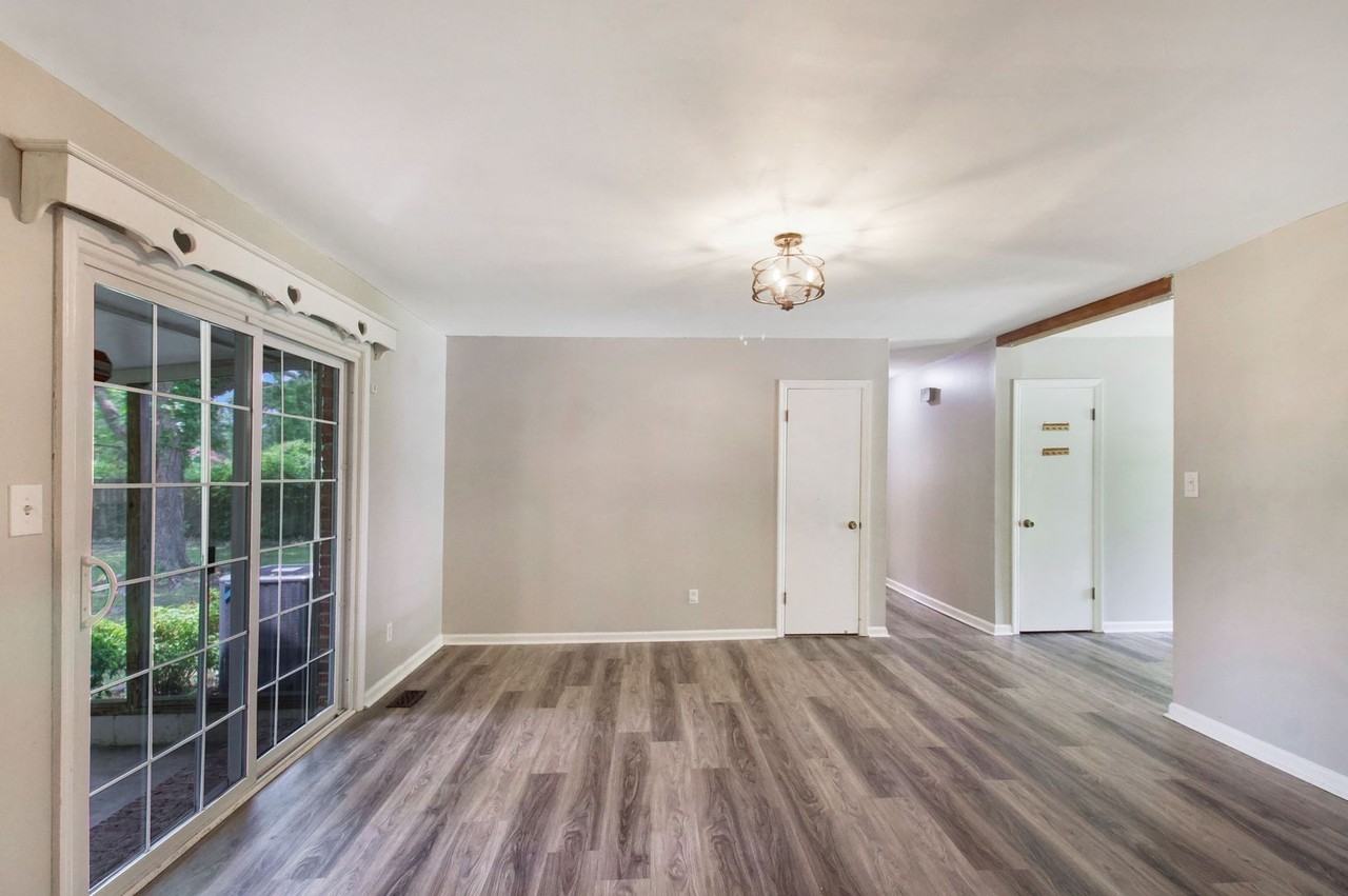 518 Brynn Marr Rd - Photo 4 of 13