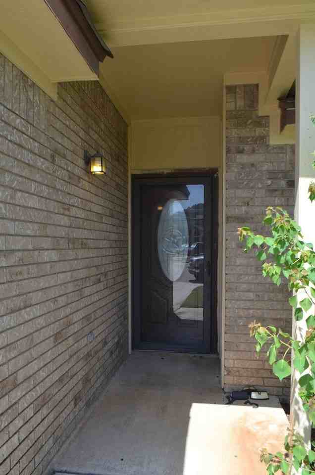 113 Lariat Cir - Photo 2 of 23
