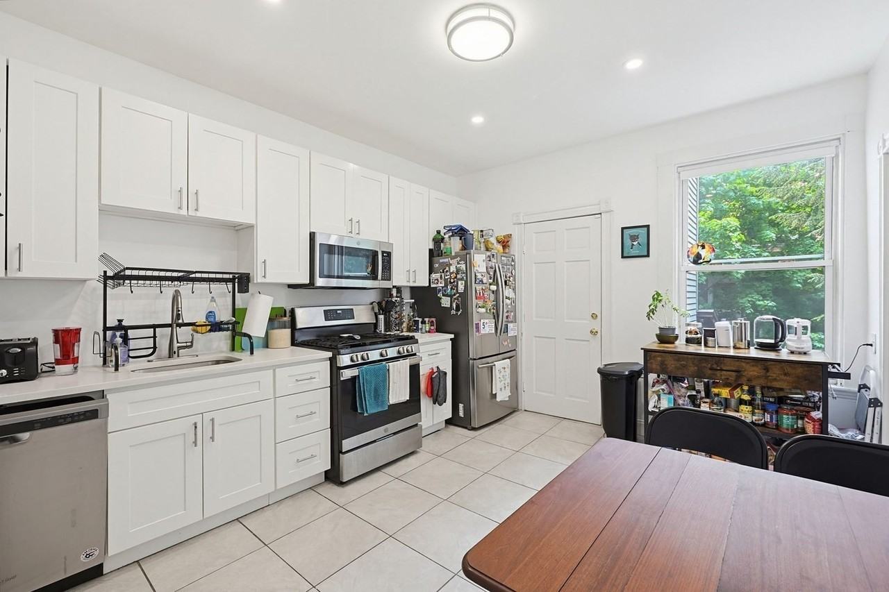 298 Brookline St - Photo 5 of 14