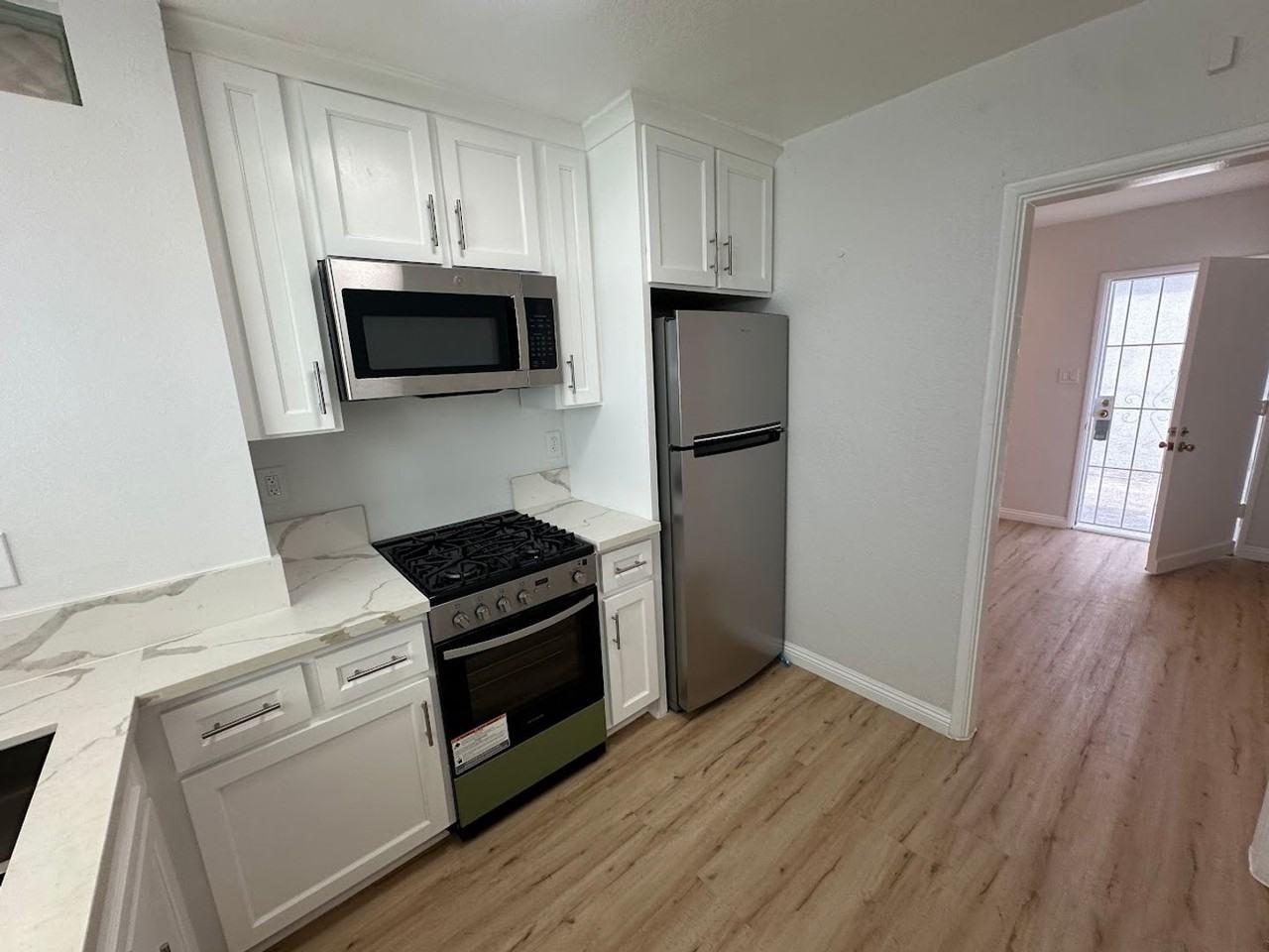 4241 7/8 Redondo Beach Blvd - Photo 5 of 11