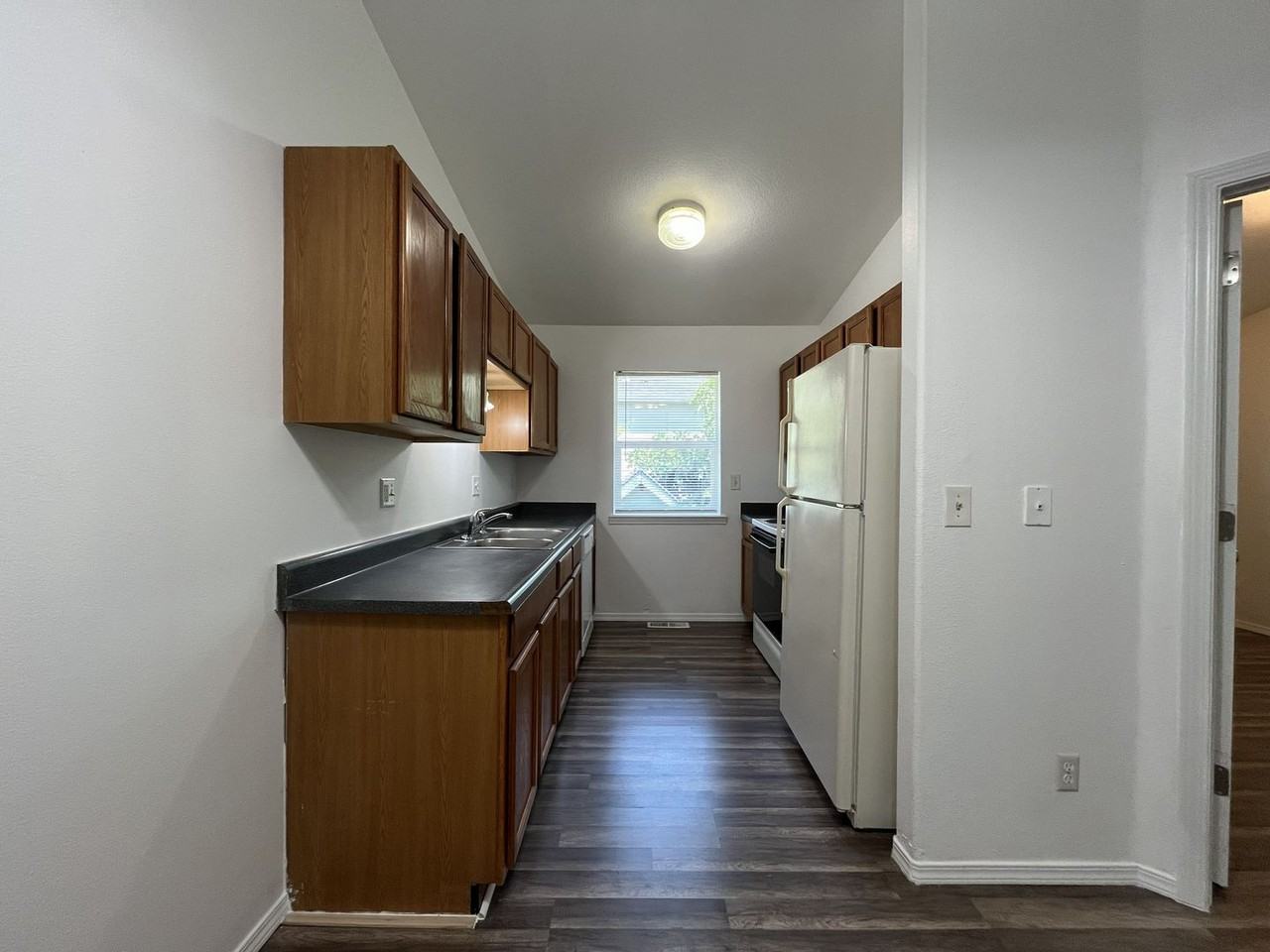12311 Se Holgate Blvd - Photo 5 of 37