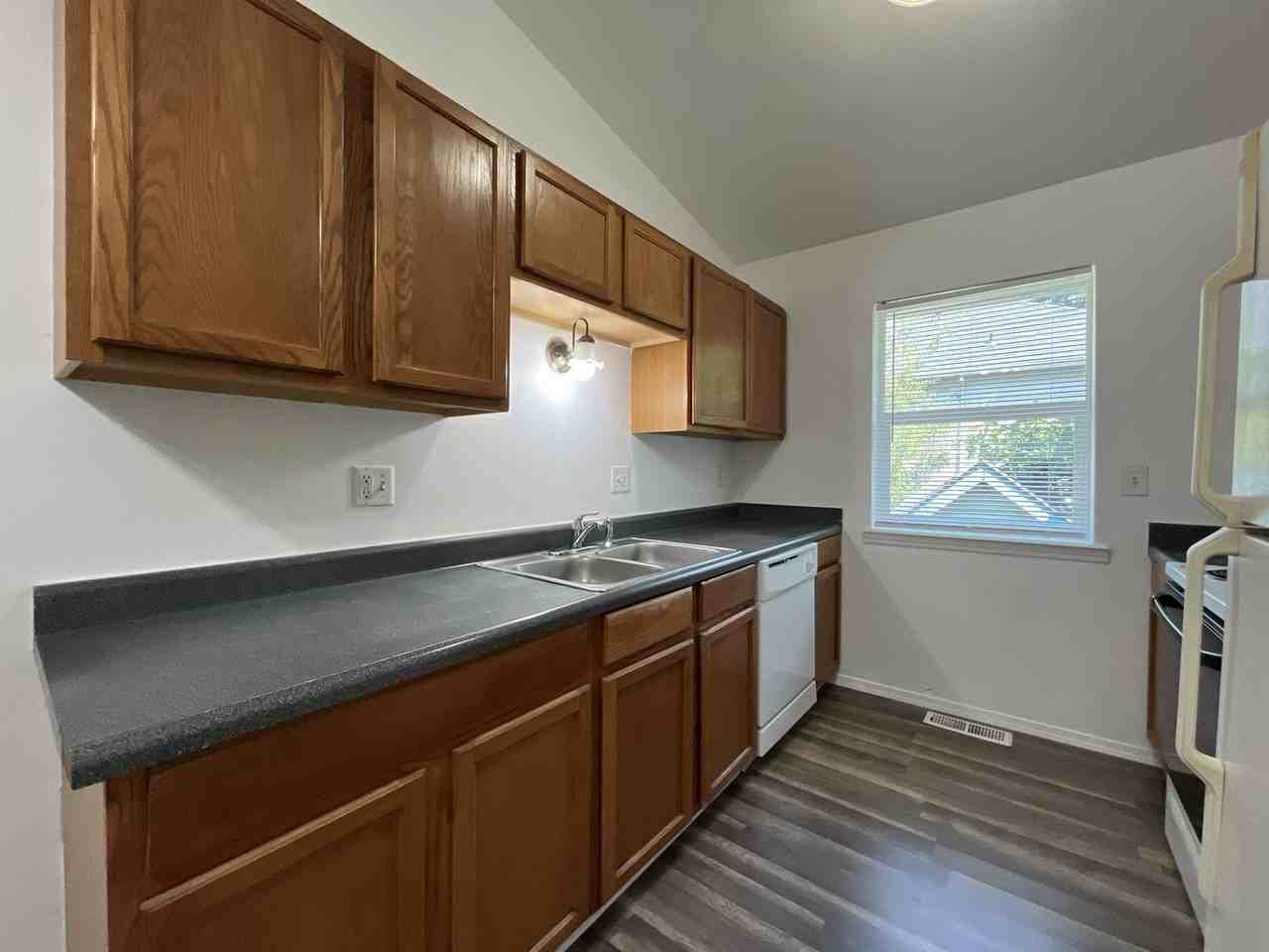 12311 Se Holgate Blvd - Photo 6 of 37