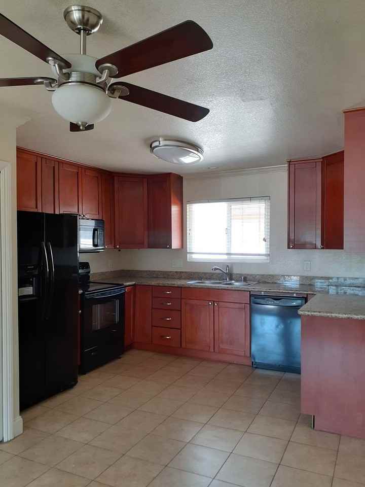 1440 Oakdale Ave #9 - Photo 3 of 7