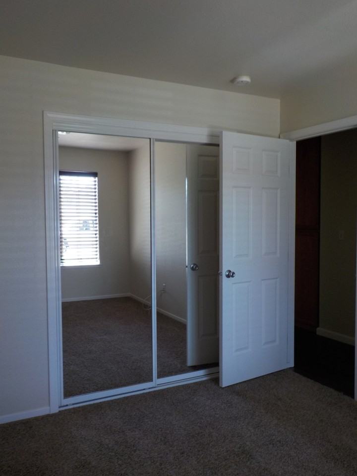 5422 W Dorothea Ave - Photo 4 of 7