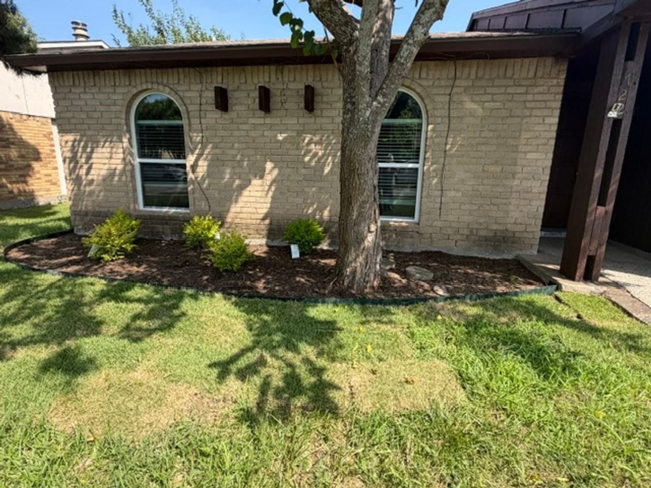 722 Circle Cove Dr - Photo 2 of 3