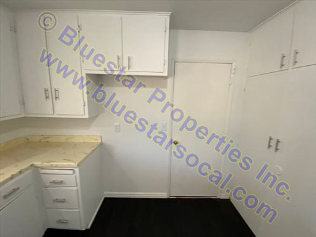 7653 Victor Ave - Photo 4 of 18