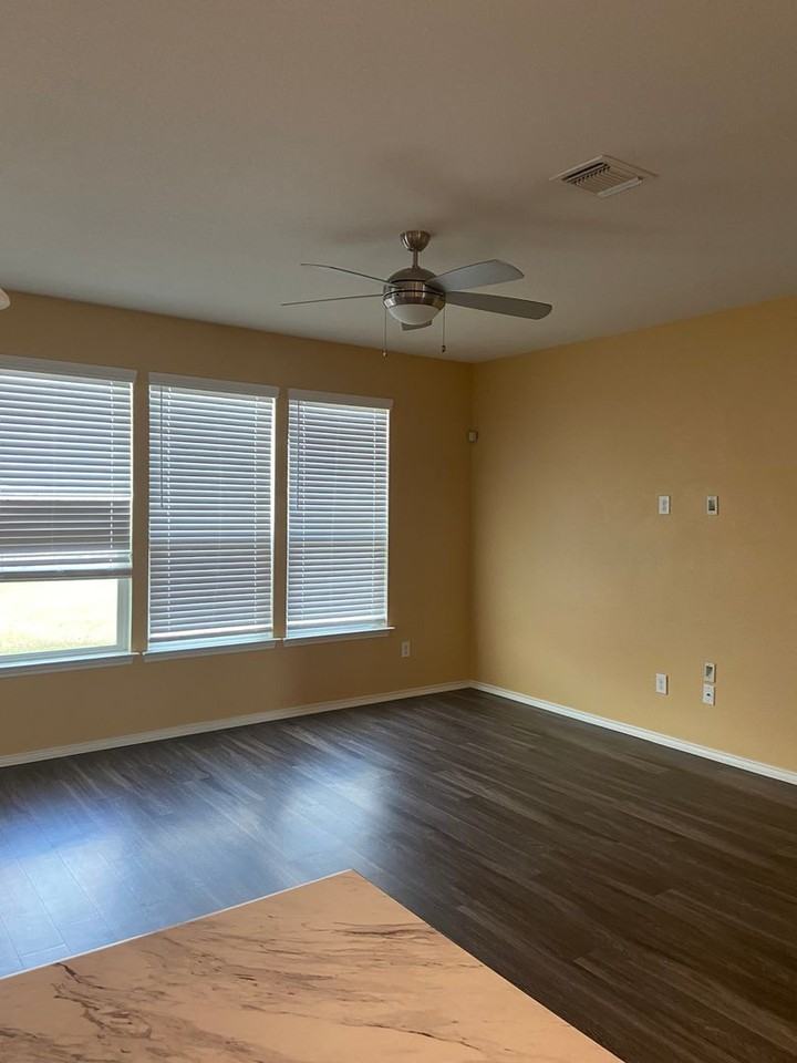 13728 Andrew Johnson St - Photo 2 of 20
