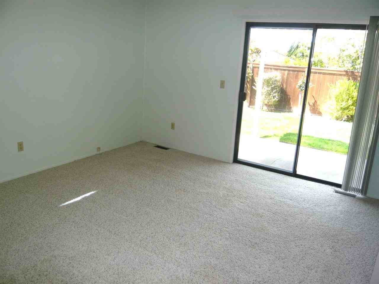 3415 Greenacre Dr - Photo 6 of 12