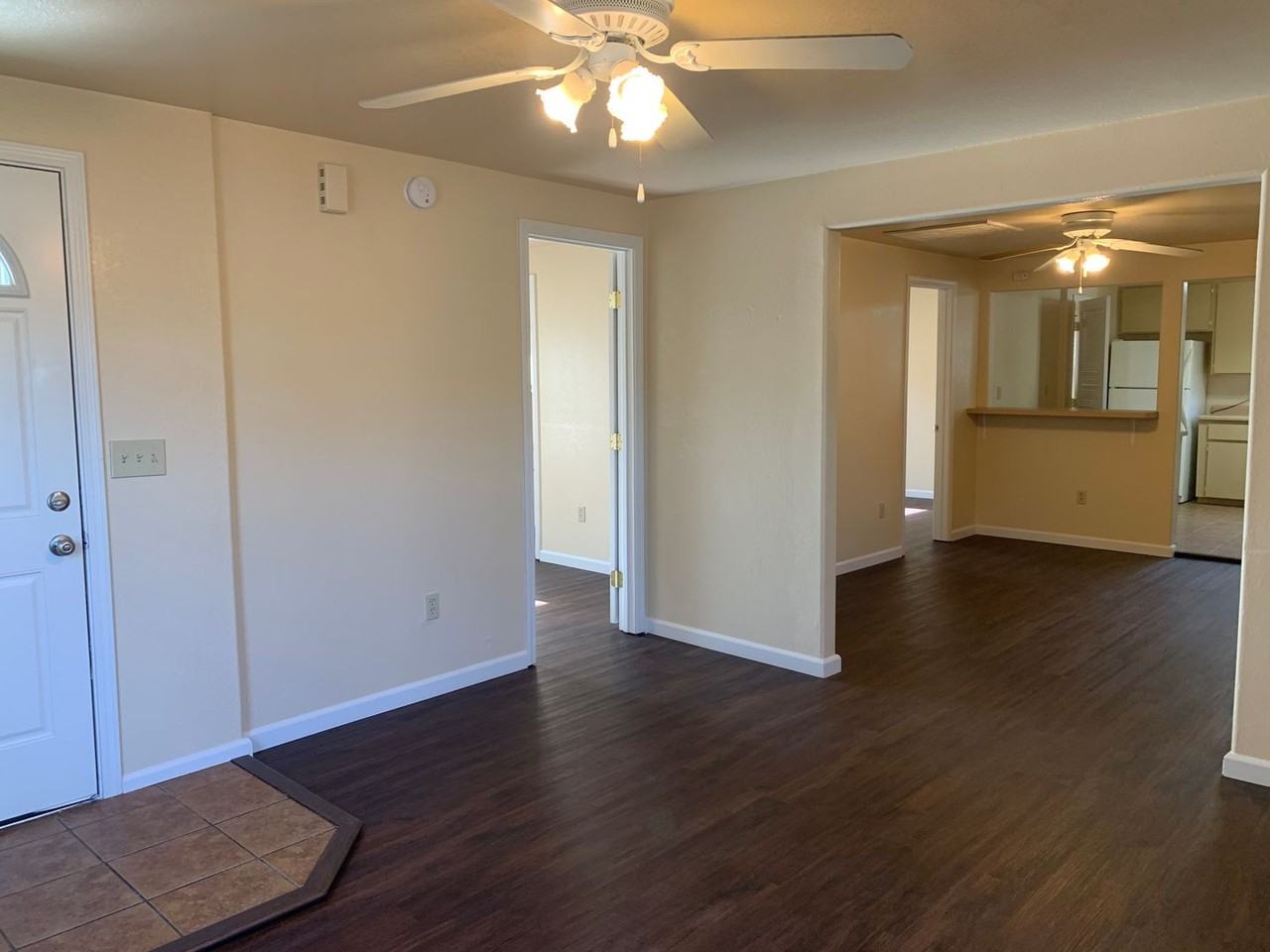 804 Chestnut St - Photo 2 of 6