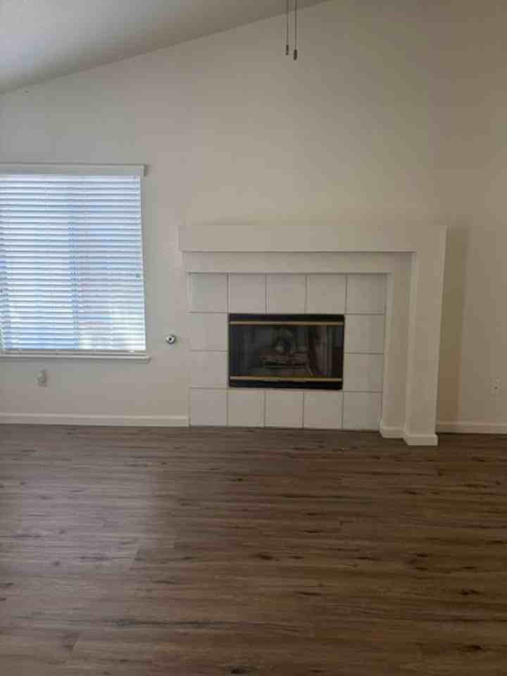 10808 Sunset Canyon Dr - Photo 2 of 11