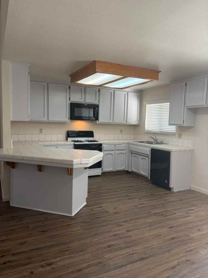 10808 Sunset Canyon Dr - Photo 3 of 11