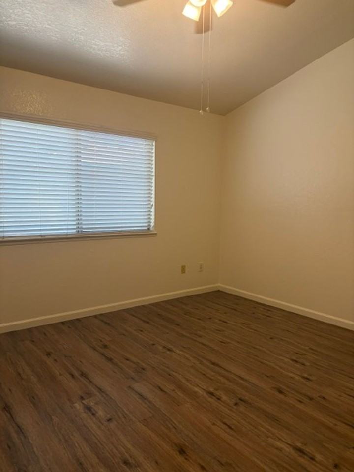 10808 Sunset Canyon Dr - Photo 6 of 11