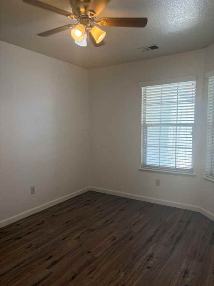 10808 Sunset Canyon Dr - Photo 7 of 11