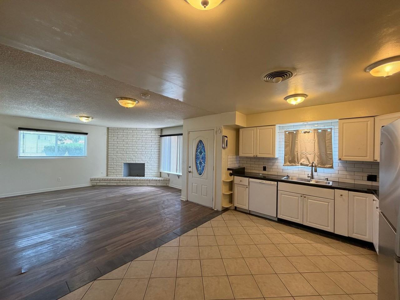 1011 Oleander Ave - Photo 2 of 12