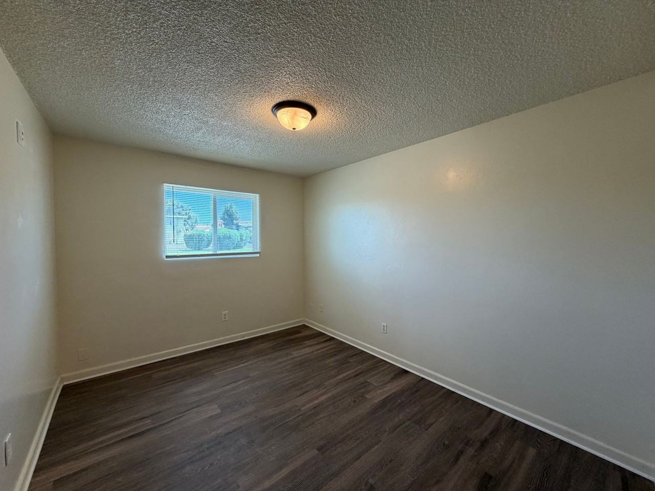 1011 Oleander Ave - Photo 5 of 12