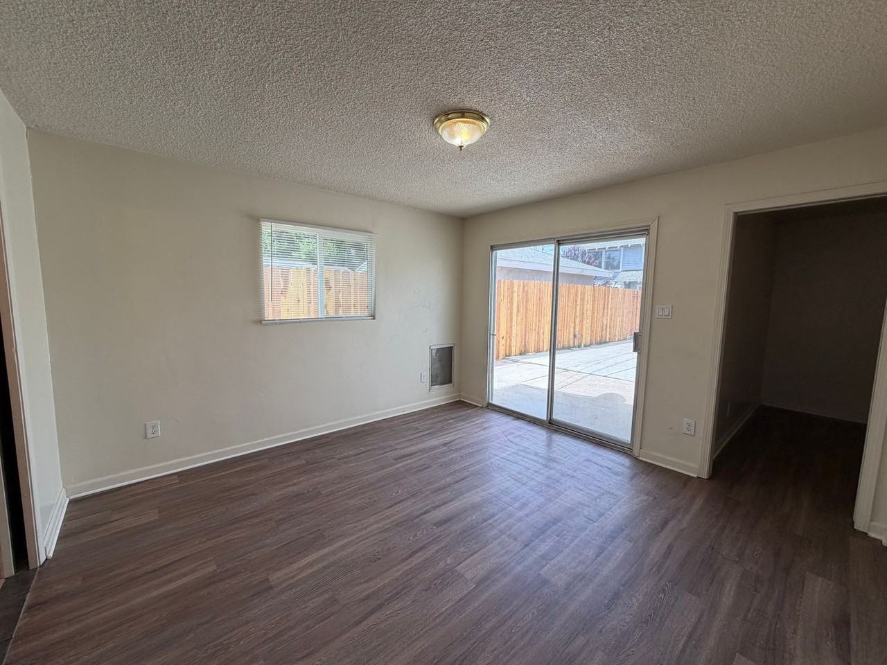 1011 Oleander Ave - Photo 7 of 12
