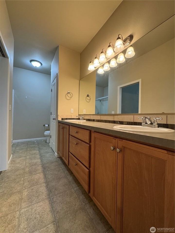 7508 Kodiak Ave Ne - Photo 5 of 12