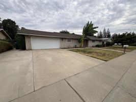 featured image of 2232 E Paradise Ave