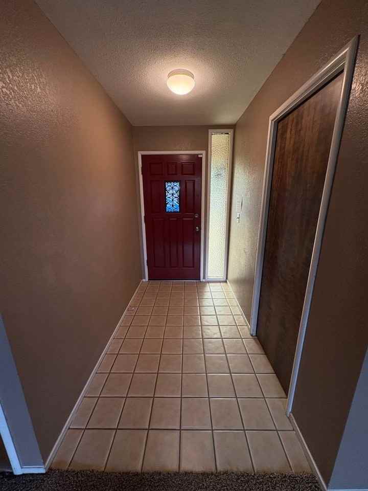2232 E Paradise Ave - Photo 6 of 41
