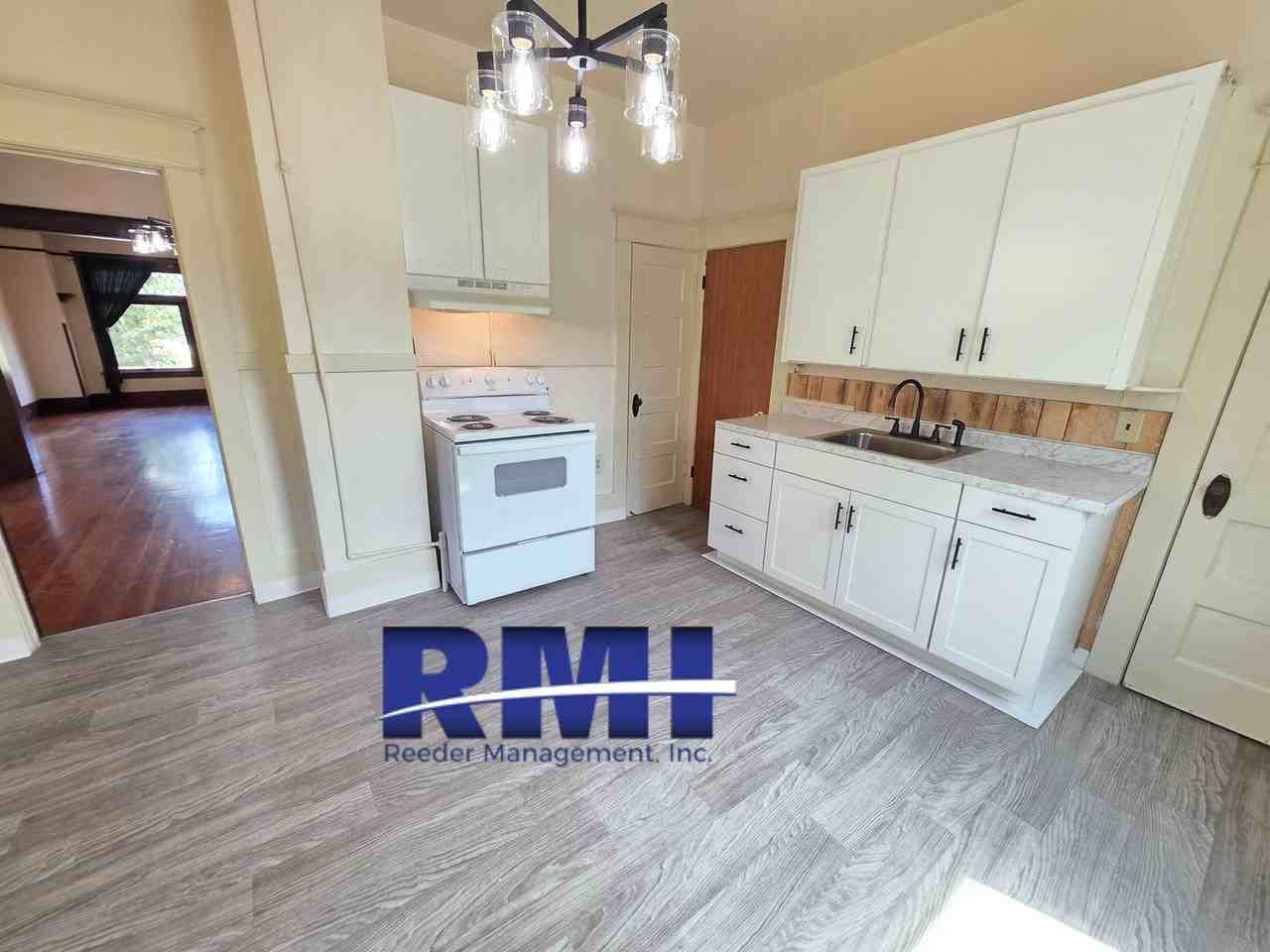 2618 N 8th St - Photo 4 of 13