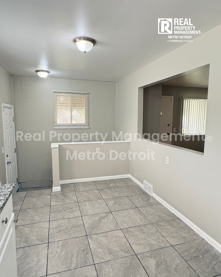 22706 Hillock Ave - Photo 6 of 13