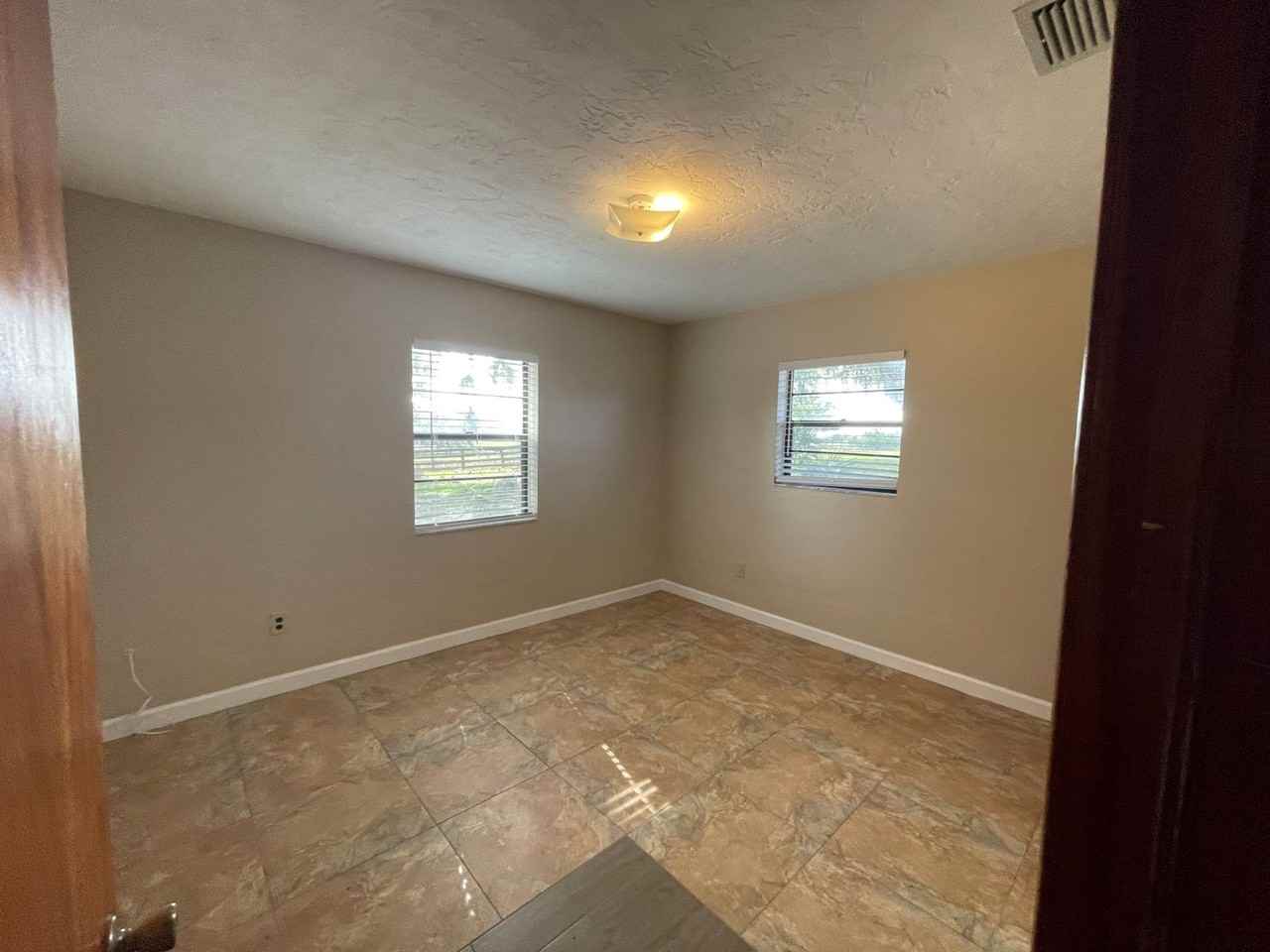 9320 Nw Highway 225a - Photo 2 of 19