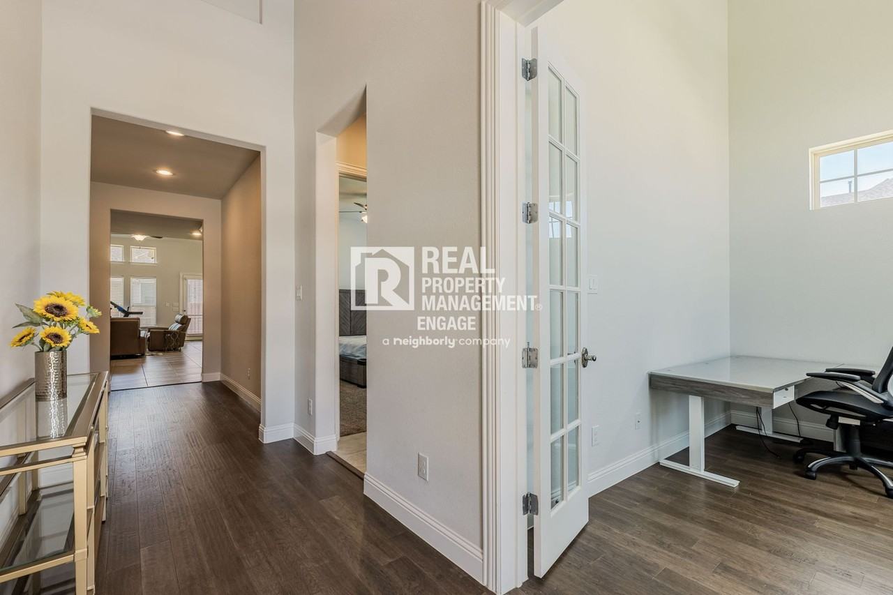 7757 Cooke Dr - Photo 4 of 50