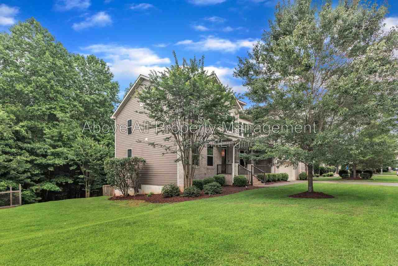 8313 Henderson Rd - Photo 4 of 50