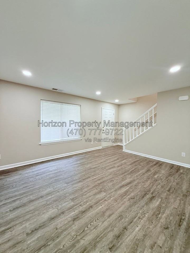4042 Hidden Hollow Ter #B - Photo 3 of 15