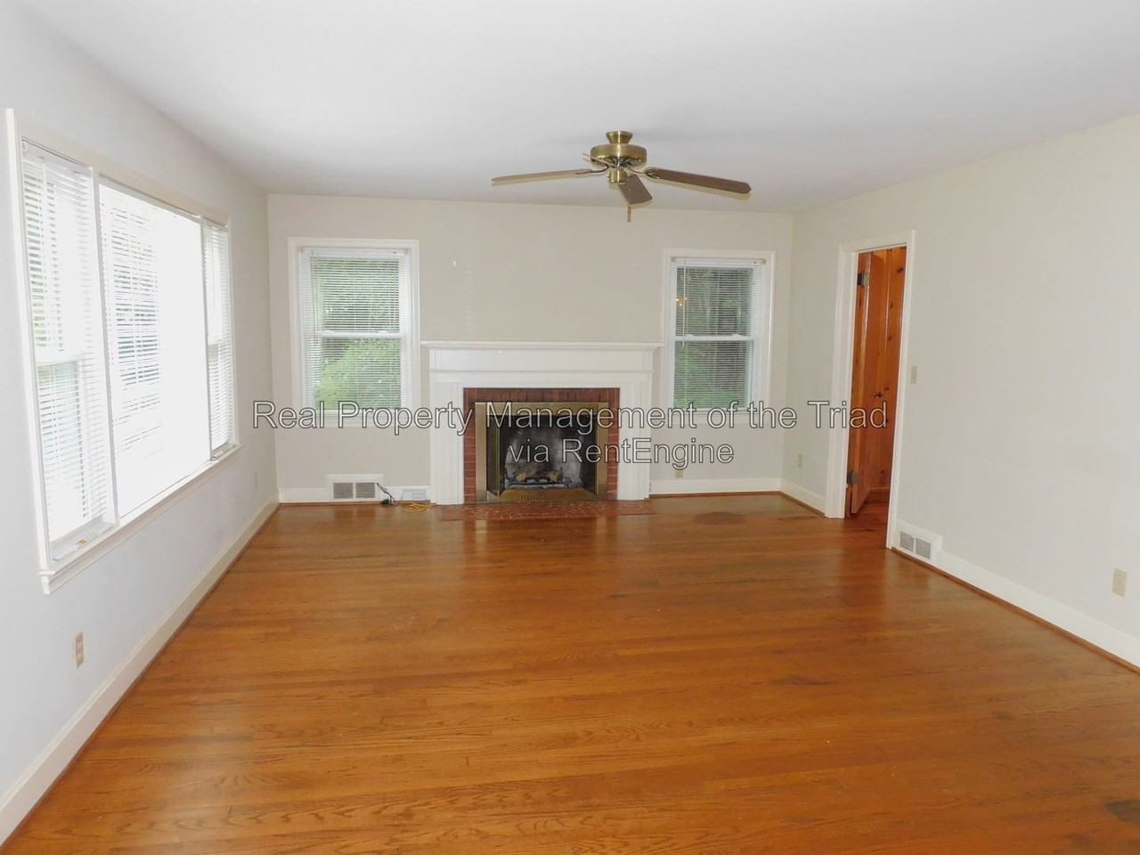 715 S Hawthorne Rd - Photo 2 of 18