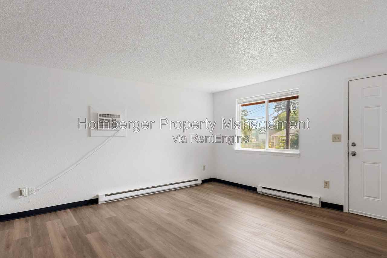 2439 N Standard St - Photo 5 of 15