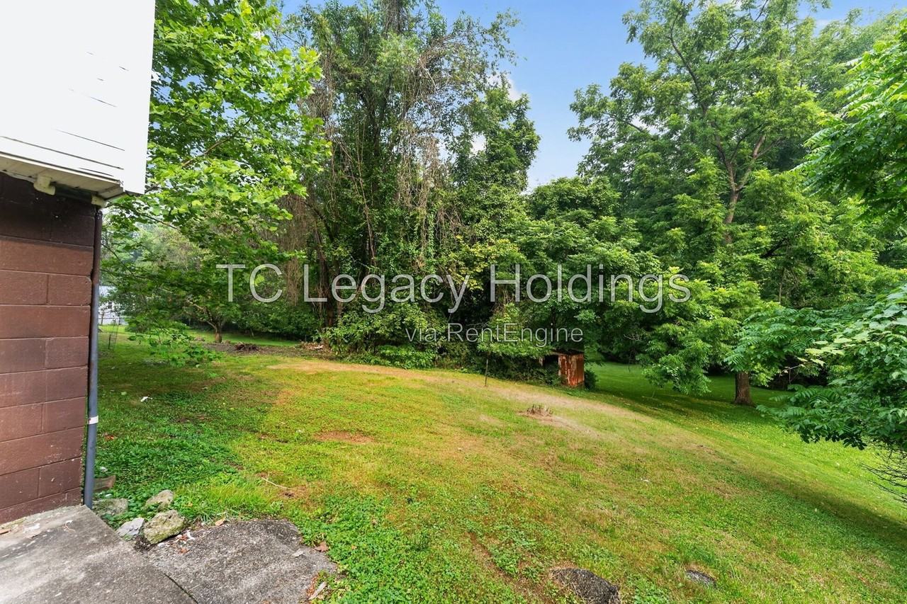 1610 N 18th St - Photo 5 of 34