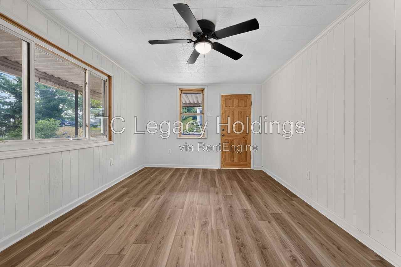 1610 N 18th St - Photo 6 of 34
