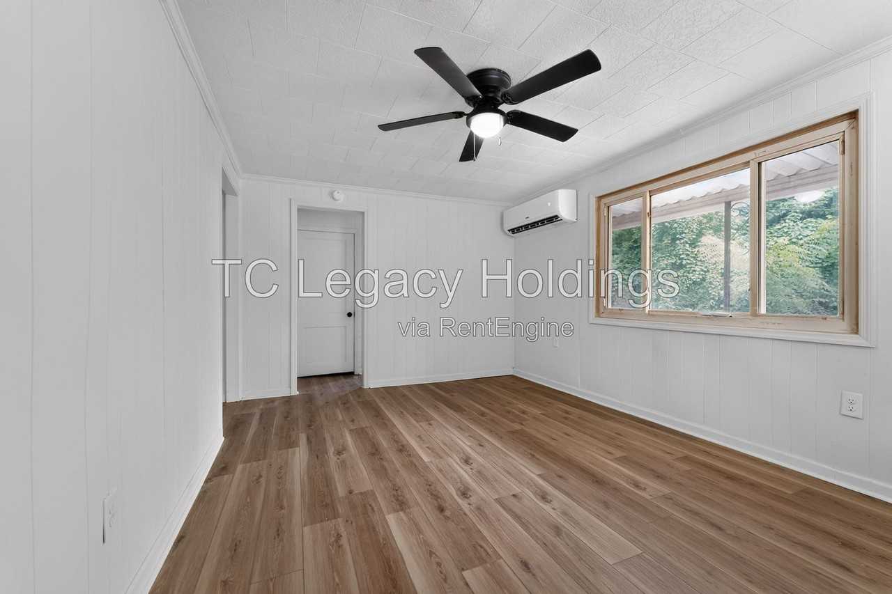 1610 N 18th St - Photo 7 of 34