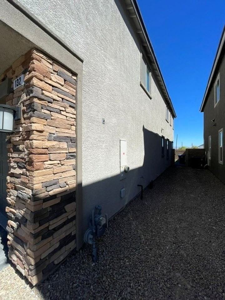 132 Antimony Ave - Photo 2 of 36