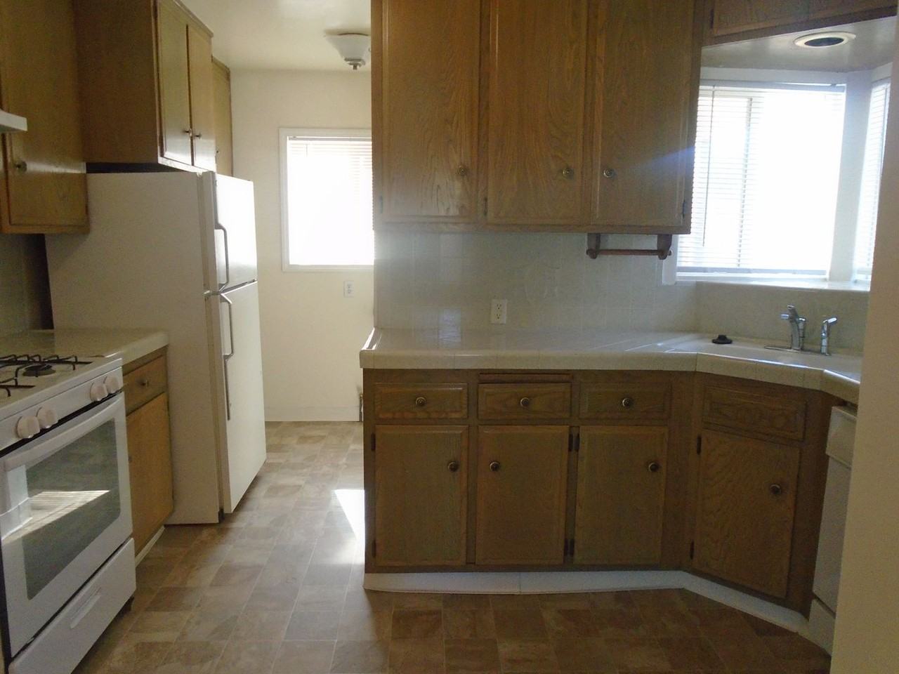 2714 Cedar St - Photo 5 of 13
