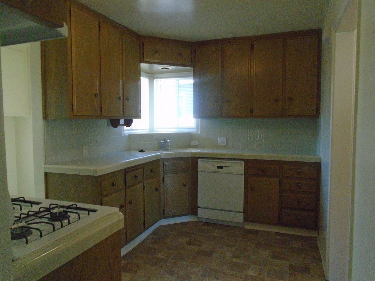 2714 Cedar St - Photo 6 of 13