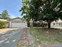 258 Yellowstone Dr - Photo 1 of 1