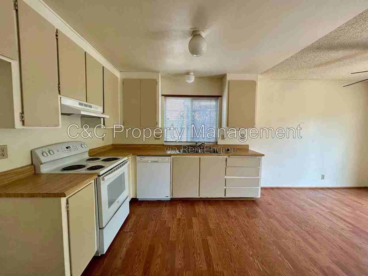 258 Yellowstone Dr - Photo 4 of 15